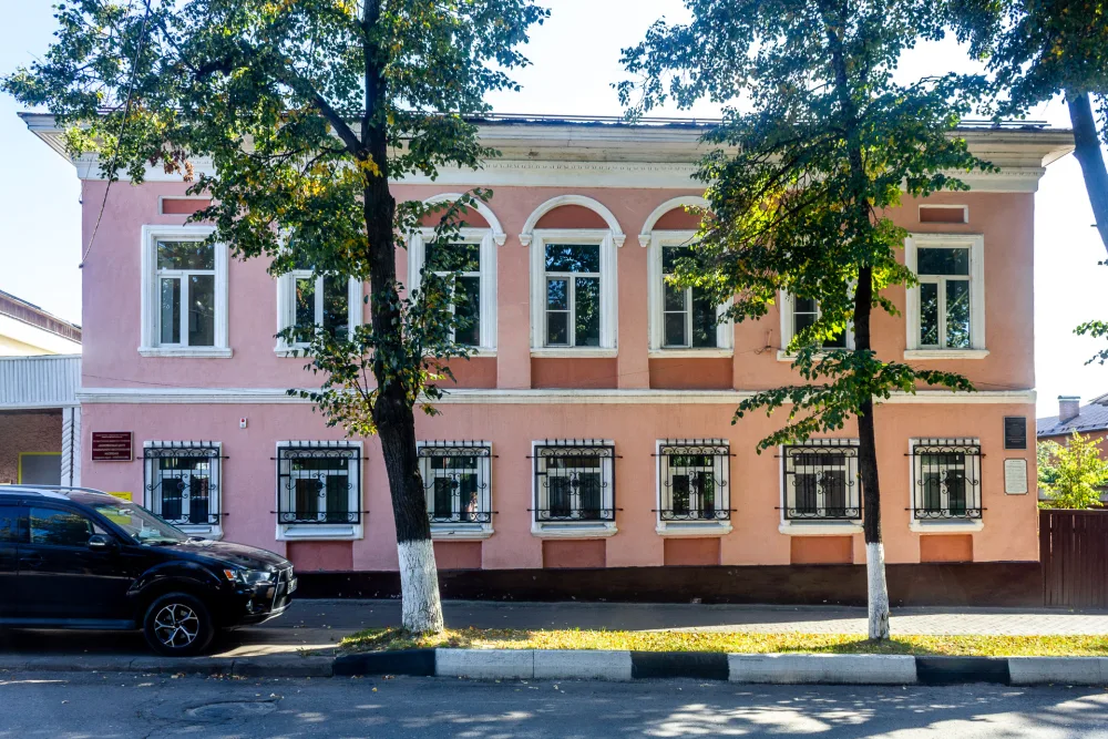 Здание, где с 1937 г. располагался Семёновский музей художественных промыслов, основанный художником Г.П. Матвеевым (Семёнов)