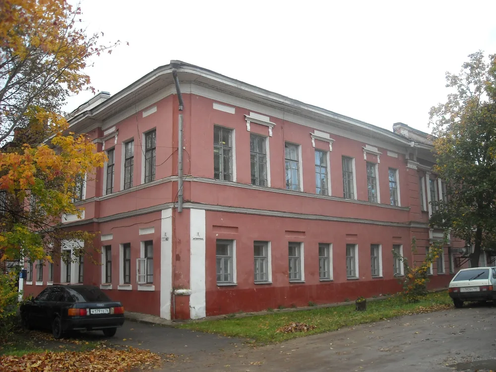 Здание женской гимназии (школы) (Углич)