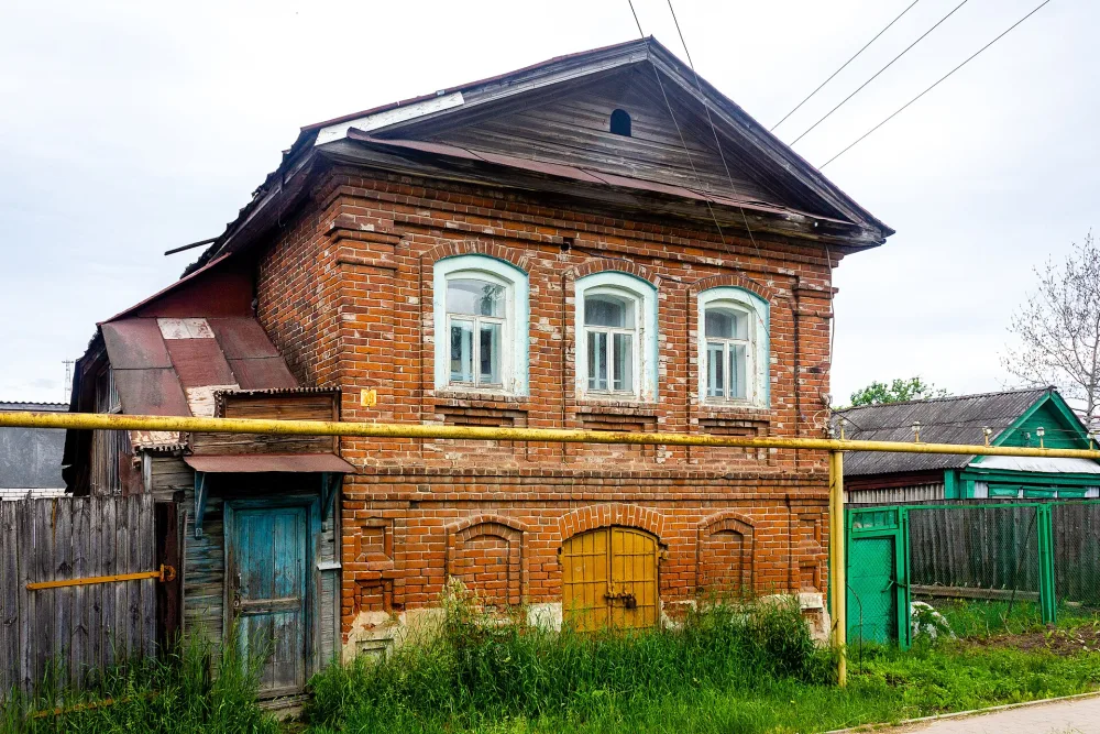 Жилой дом со встроенным хозяйственно-складским помещением (Сергач)