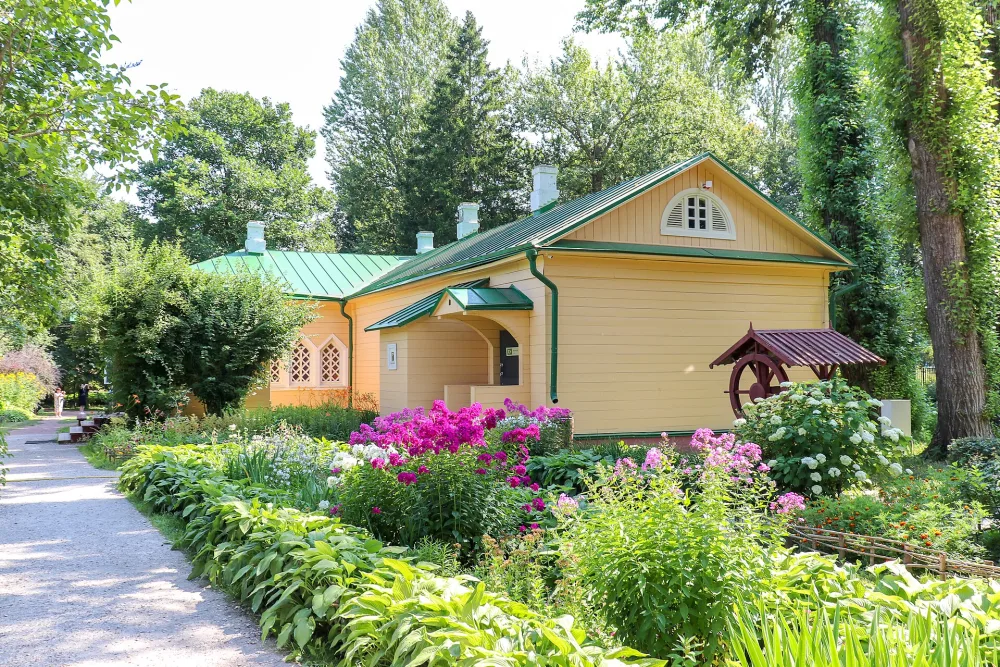 главный дом усадьбы Мелихово