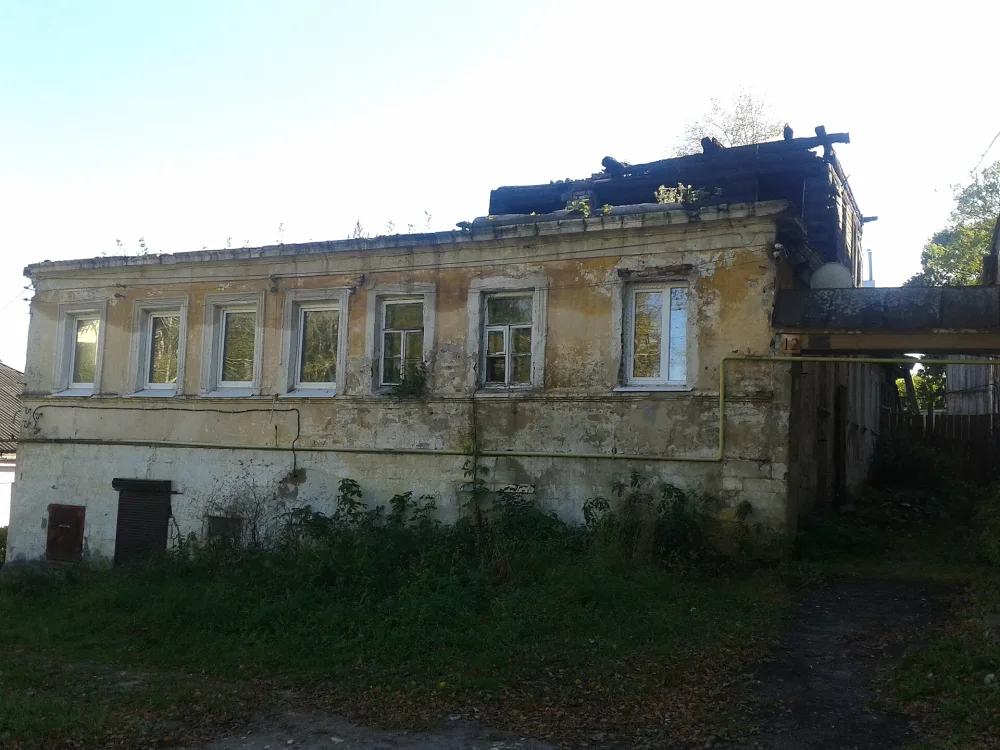 Городская купеческая усадьба c лавками и складами (Старица)