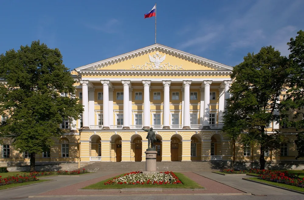 здание Смольного