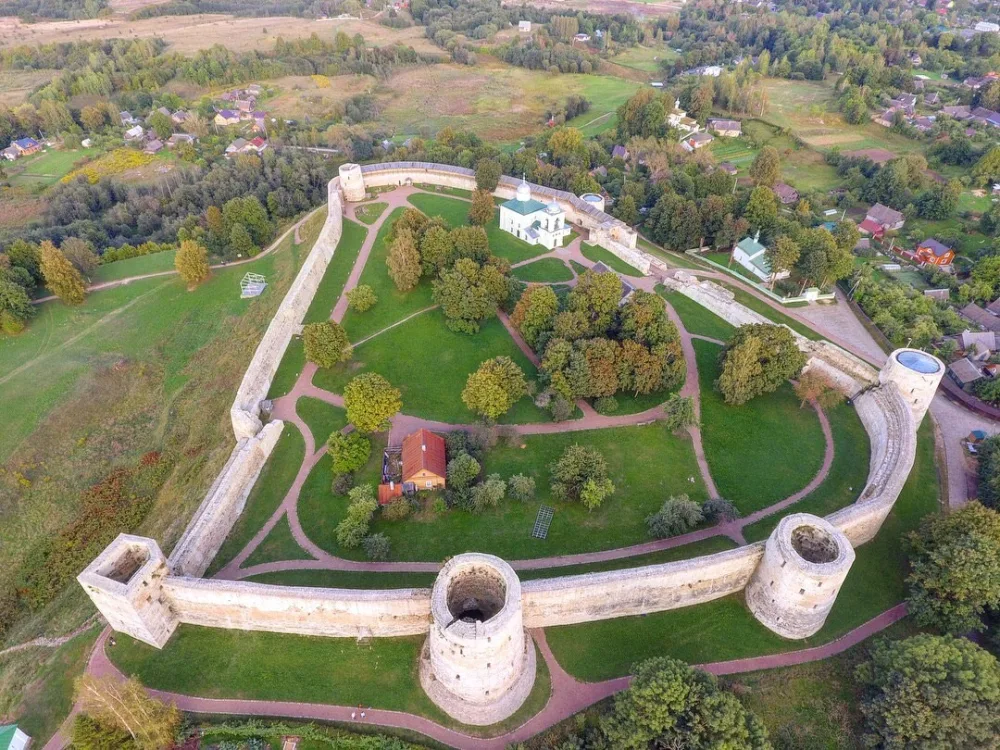 Изборская крепость