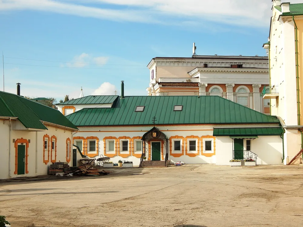 Настоятельский корпус