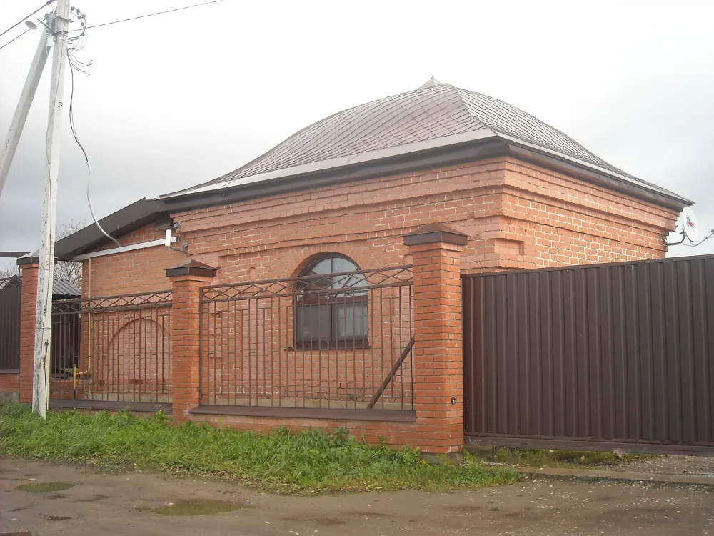 Часовня церкви Петра и Павла с пряслом церковной ограды (Рыбинск)