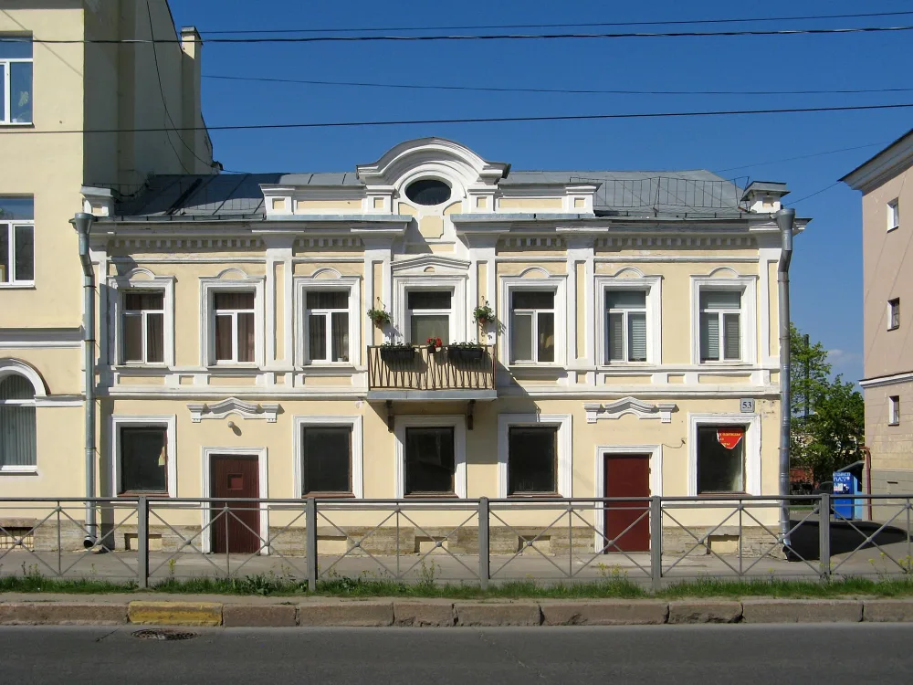 Жилой дом (Ломоносов)