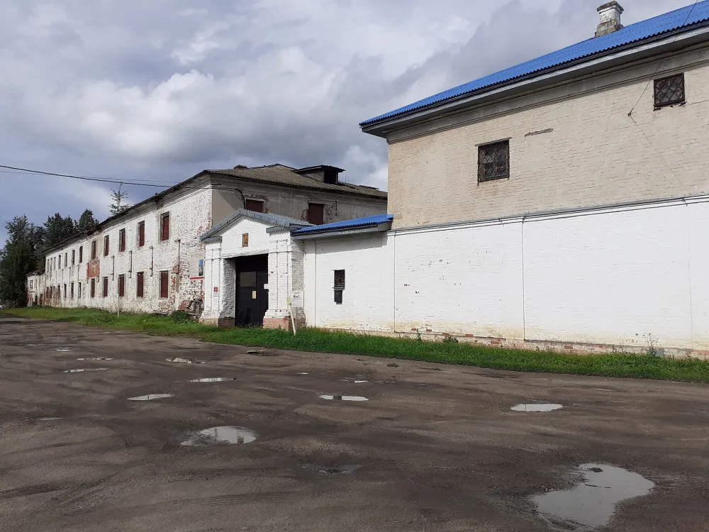 Корпус келий западный (Ростов)