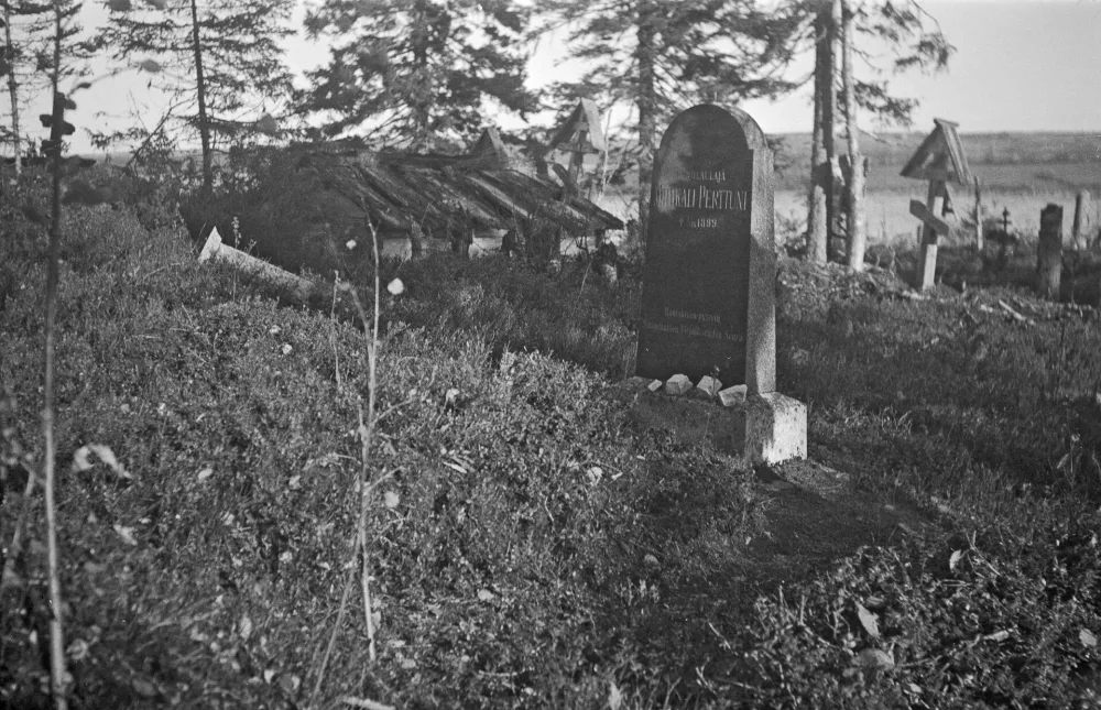 Могила Перттунена Мийхкали (1815−1899), рунопевца (Ладвозеро)