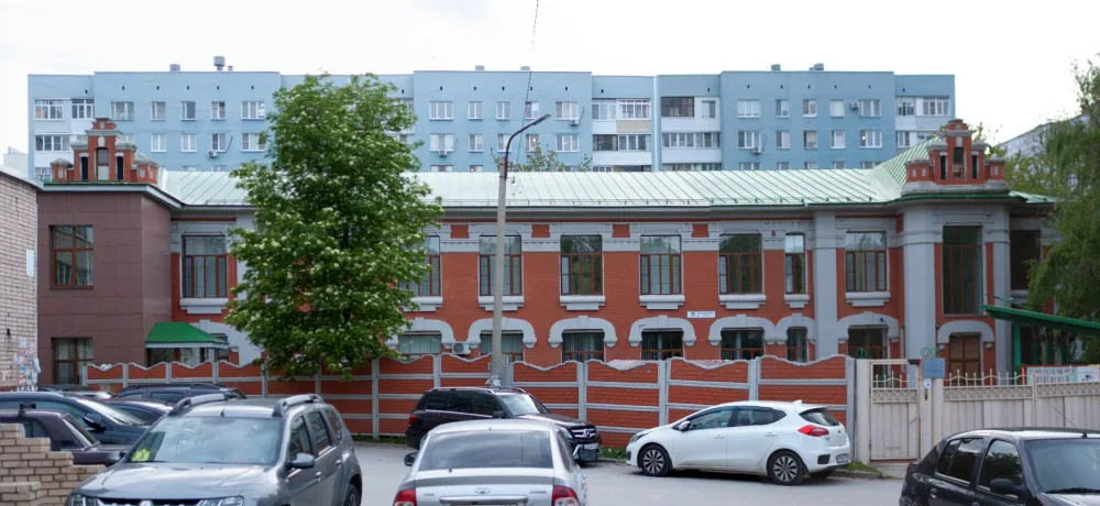 Улица Горького 15, Комплекс уездной больницы