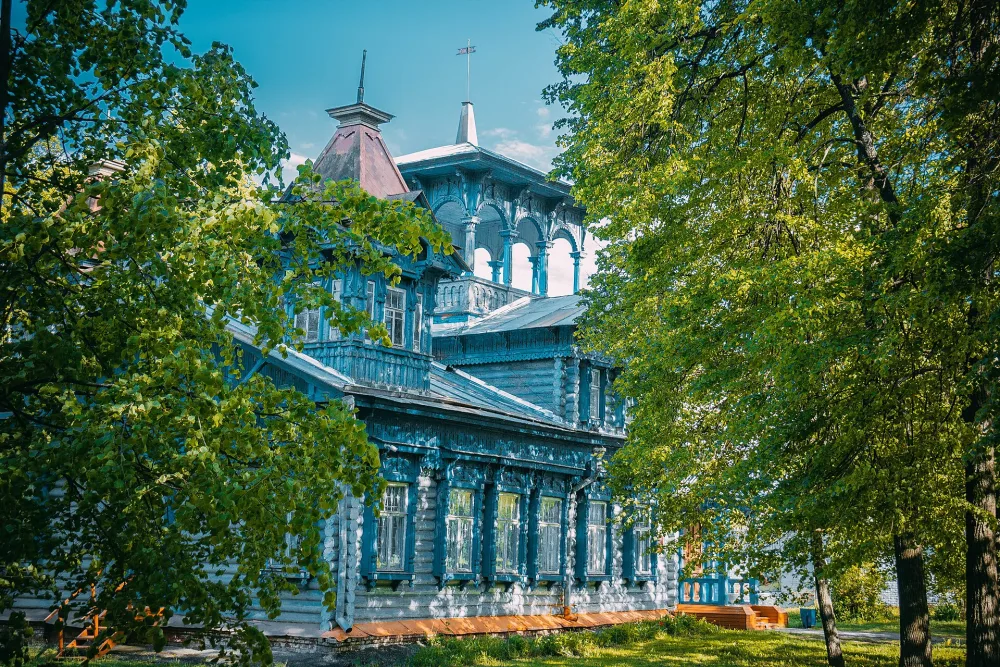 Главный дом. Дом, в котором в 1918 г. находился первый уездный комитет РКП(б) и проходила первая уездная конференция большевиков (Воскресенское)