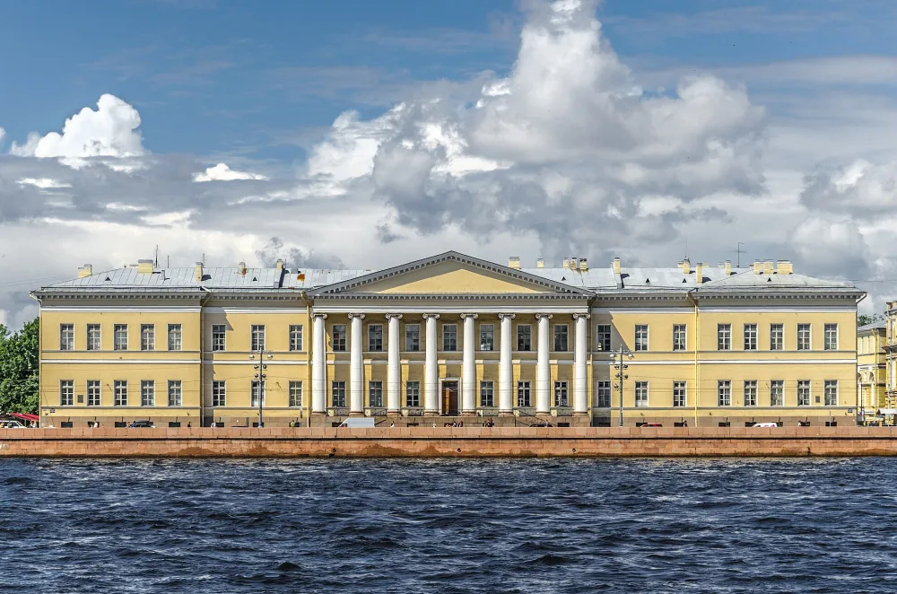 Главное здание