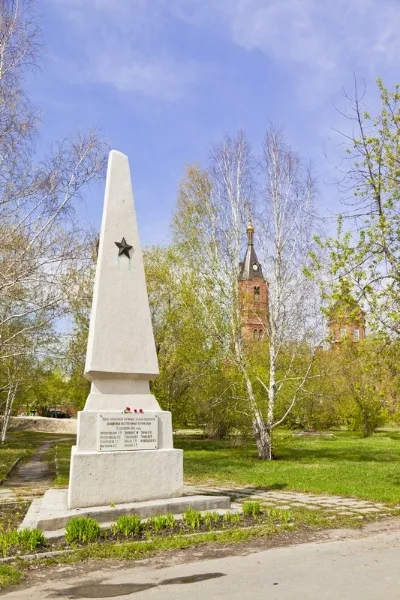 Обелиск-памятник комиссарам, павшим в борьбе за власть Советов (Курган)