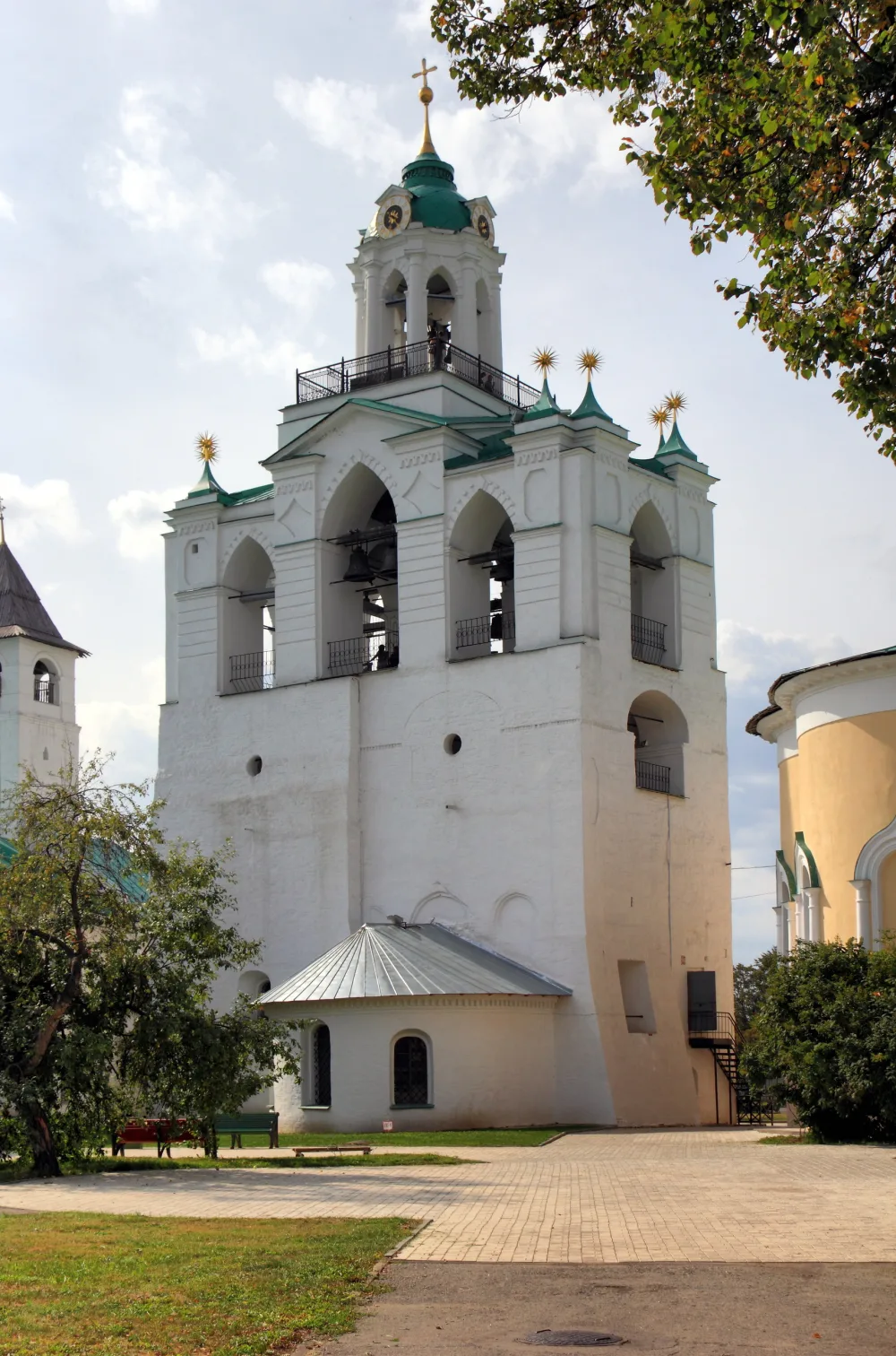 Звонница с церковью Богоматери Печерской (Ярославль)
