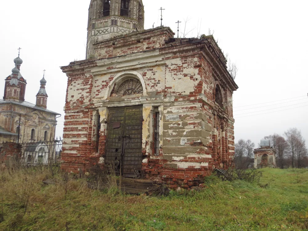 Часовни (три) (Парское)