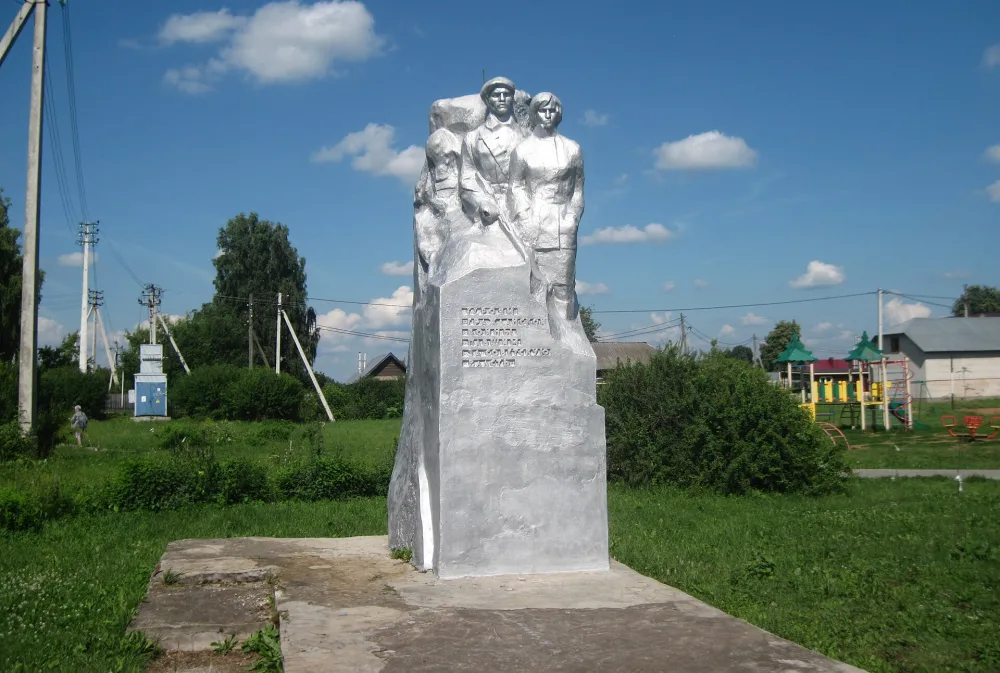 Памятник борцам за власть Советов, погибшим в годы Гражданской войны (Нылга)