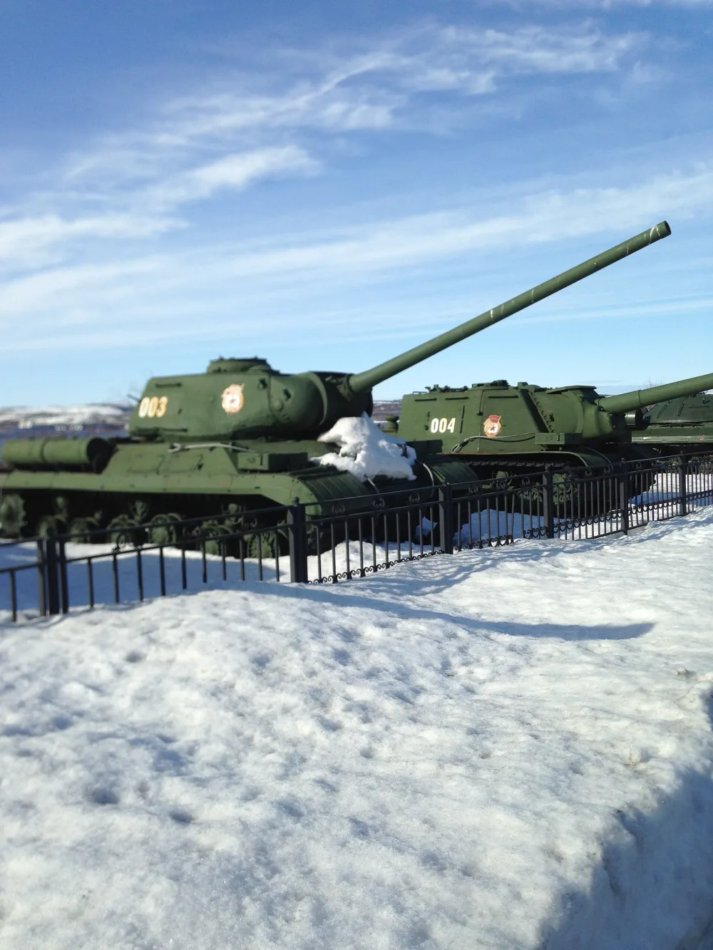 Памятники военной техники из музея ВВС Северного флота