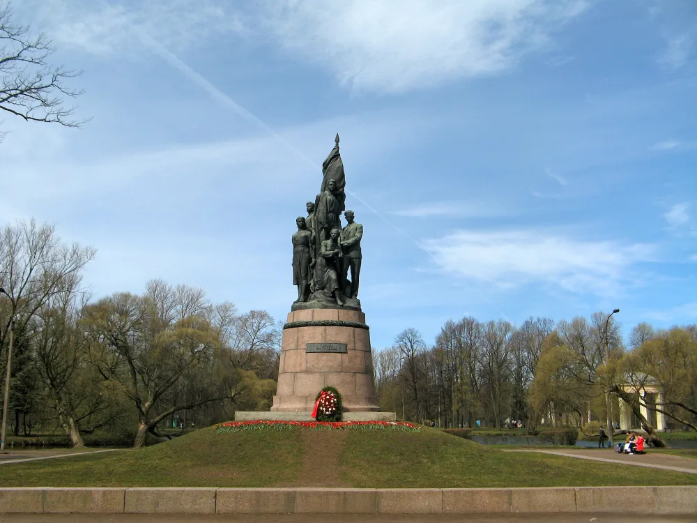 Памятник героям Краснодона (Санкт-Петербург)