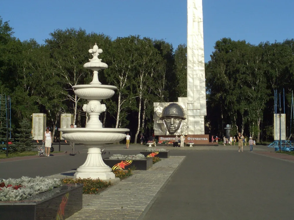 Памятник тракторозаводцам, погибшим в годы Великой Отечественной войны 1941-1945 гг. (ансамбль) (Челябинск)