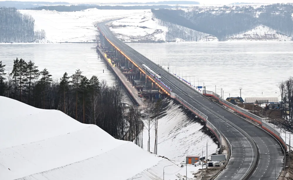 Мост через Волгу (М12)