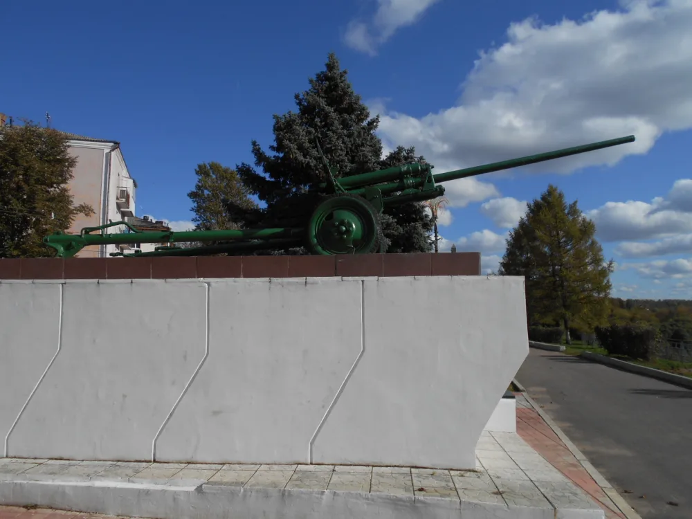 Мемориальный памятник-пушка в честь освобождения Ржева (Ржев)