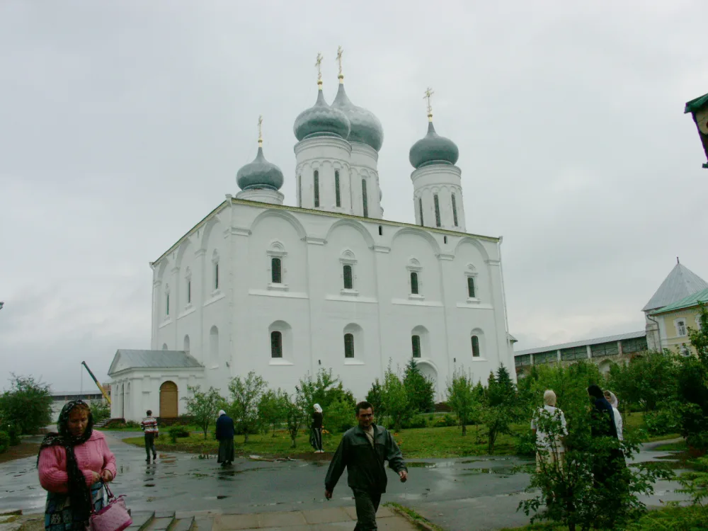 Собор Троицы Живоначальной с настенной живописью (Макарьево)