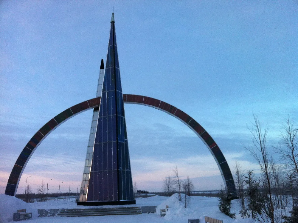 Стела «66 параллель» (Салехард)