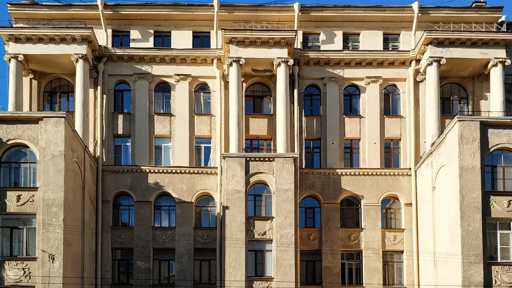 Большая Монетная улица 18, Доходный дом акционерного общества «Строитель»