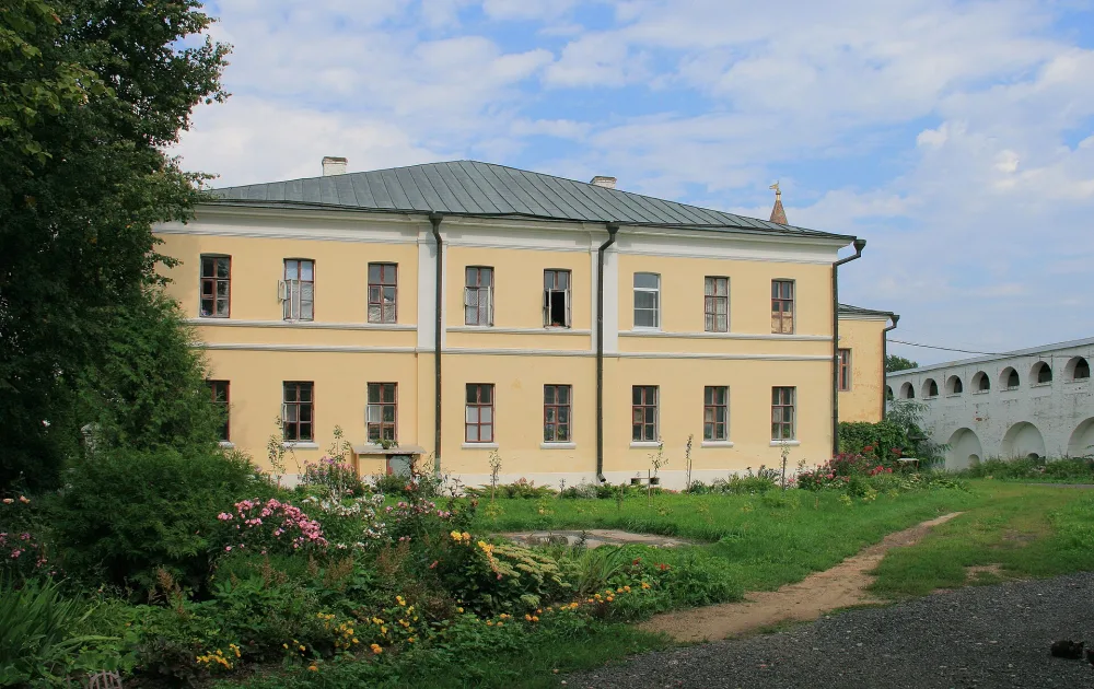 Старый братский корпус (певческий) (Теряево)