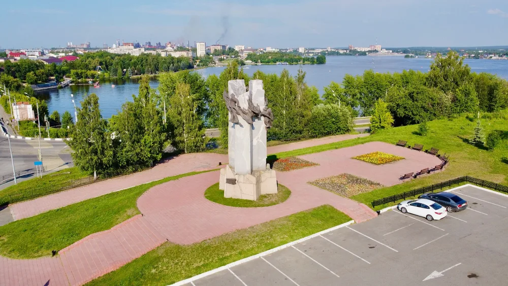 Памятник металлургам Нижнего Тагила