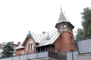 Административное здание порта Нойкурен (Пионерский)
