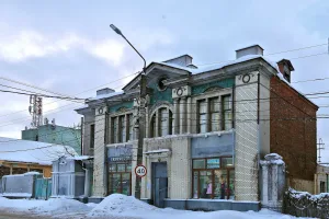 Магазин Ф.И. Гундобина с оградой (Шуя)