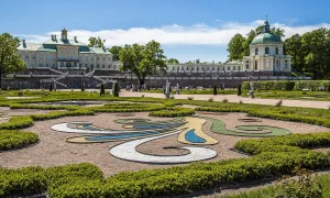 Нижний сад (Ломоносов)
