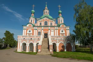 Церковь с живописью и изразцовыми печами (Великий Устюг)