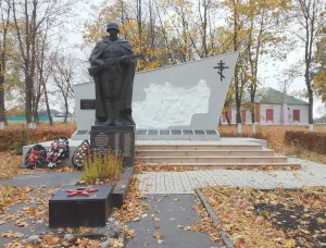 Братская могила 35 советских воинов, погибших в боях с фашистскими захватчиками