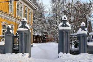 Ограда с воротами (Фурманов)