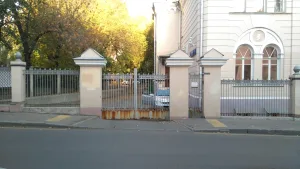 Ограда с воротами (Басманный)