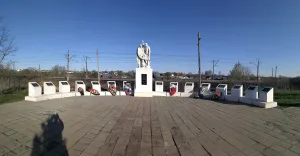 Братская могила советских партизан (Новопетровское)
