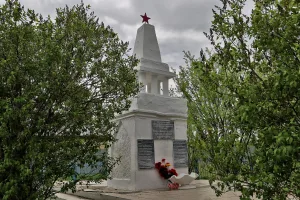 Братская могила борцов за установление Советской власти (Исетское)
