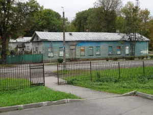 Комплекс бывшей Удельной больницы с территорией и зелеными насаждениями (Красное Село)