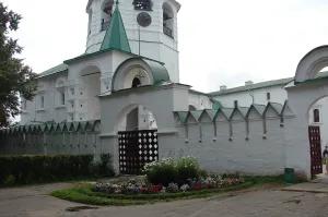 Ограда и ворота (Суздаль)