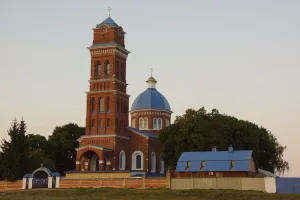 Казанская церковь с интерьером (Папоротка)