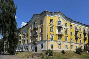 Жилой дом, западный корпус ансамбля (Углич)