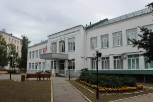 Здание, в котором в 1941 г. размещался 604-й отдельный сапёрный батальон 324-й стрелковой дивизии