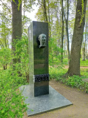 Могила и надгробие А.Ф. Иоффе (1880-1960), физика