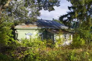 Дом, где 31 января 1910 г. в присутствии Л.Н. Толстого была открыта народная библиотека (Ясная Поляна)