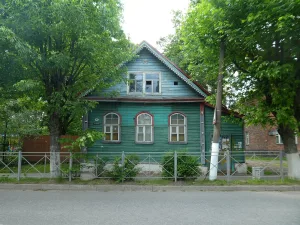 Жилой дом (Луга)