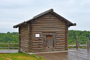 Зерновой амбар Шарухиной (Малые Корелы)
