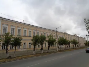Здание, где в гимназии работал языковед Н.В. Крушевский и учился революционер и метеоролог Л.А. Кулик (Троицк)