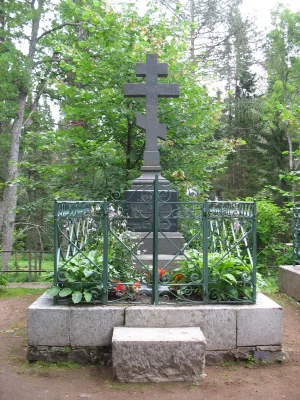 Надгробие на могиле игумена Павлина (1865-1935) (Сортавальское г.п.)