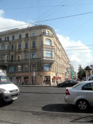 Доходный дом с торговыми помещениями
